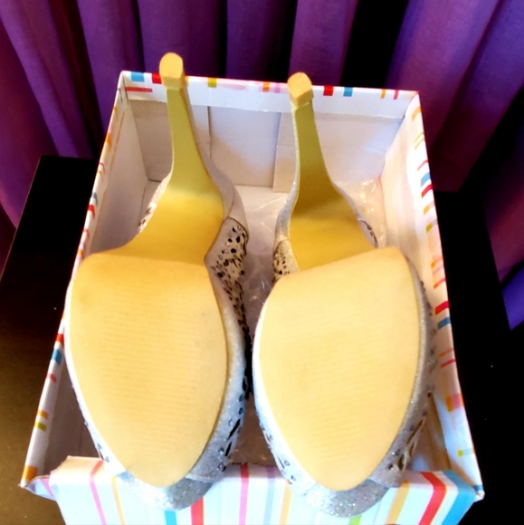 Silver Glitter Opentoed Heels Size 8 - Picture 3 of 3